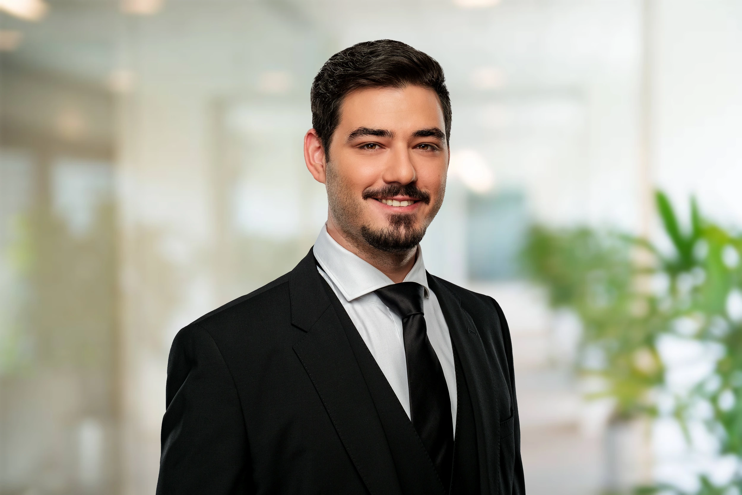Dr. Razvan Vlad